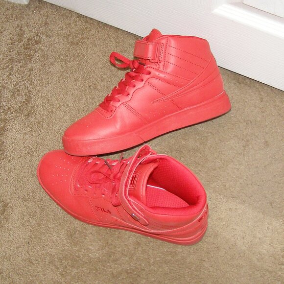 FILA Size 8.5 womens Low Top Sneakers With Box - Picture 7 of 16